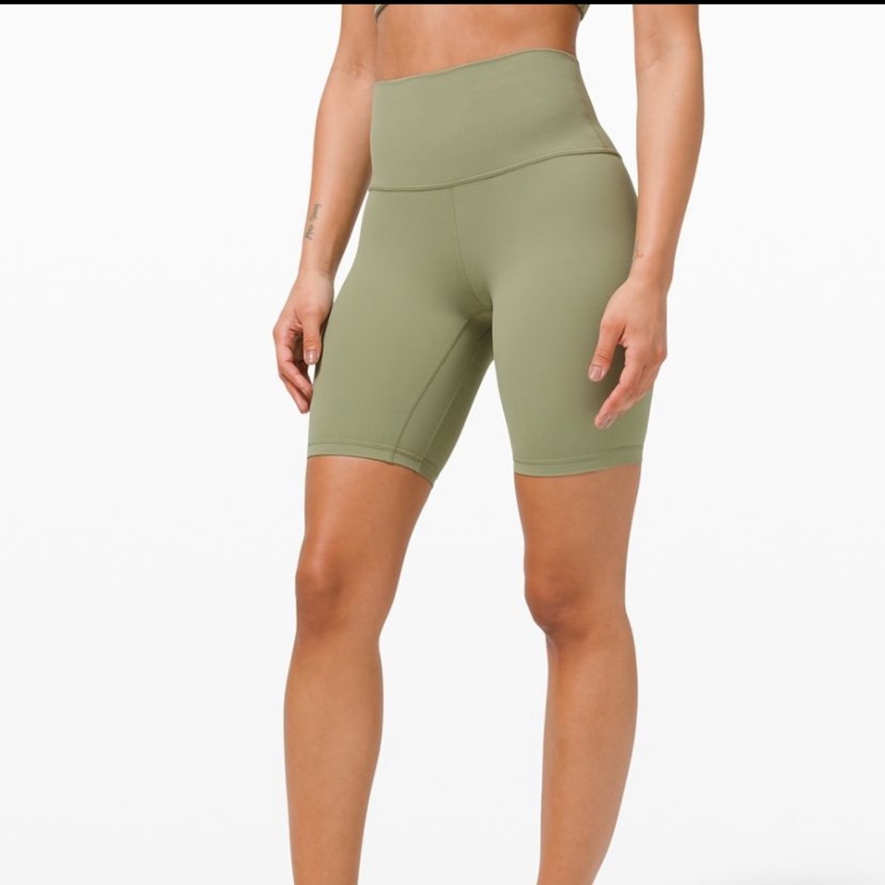 NWT - LuluLemon Align HR Short 8”- size 6